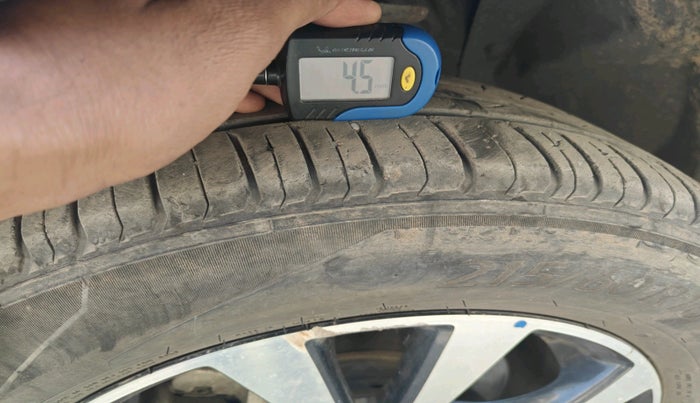 2017 Maruti S Cross ALPHA 1.3, Diesel, Manual, 96,858 km, tyre