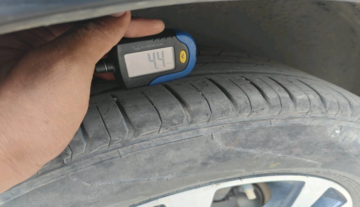 2017 Maruti S Cross ALPHA 1.3, Diesel, Manual, 96,858 km, tyre