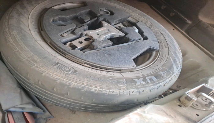 2016 Maruti Vitara Brezza LDI, Diesel, Manual, 2,10,160 km, tyre