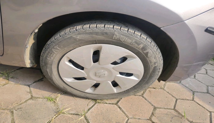 2015 Maruti Celerio ZXI, Petrol, Manual, 1,08,969 km, tyre