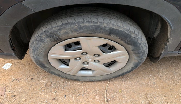 2022 Hyundai VENUE S 1.2, Petrol, Manual, 67,445 km, tyre