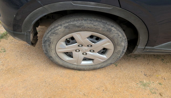 2022 Hyundai VENUE S 1.2, Petrol, Manual, 67,445 km, tyre