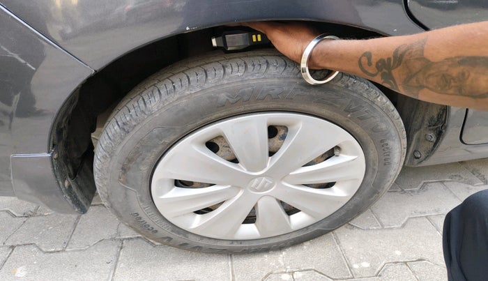 2016 Maruti Ertiga VXI CNG, Petrol, Manual, 55,590 km, tyre