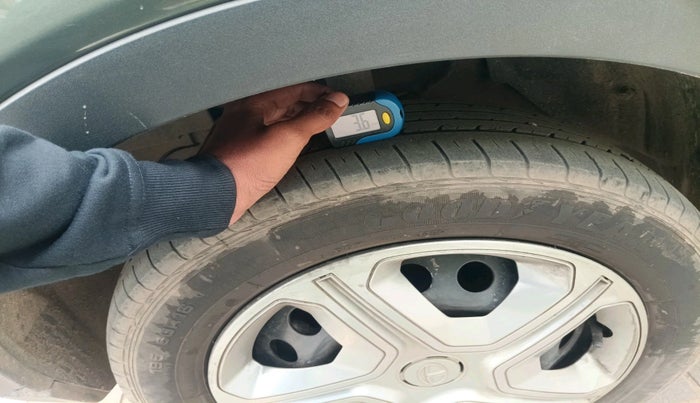 2022 Tata NEXON XZ PETROL, Petrol, Manual, 26,000 km, tyre