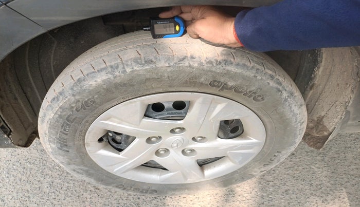 2021 Hyundai VENUE S 1.2, Petrol, Manual, 31,526 km, tyre