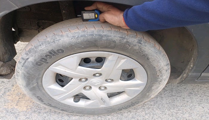 2021 Hyundai VENUE S 1.2, Petrol, Manual, 31,526 km, tyre