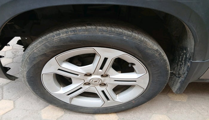 2021 Renault Kiger RXT MT, Petrol, Manual, 30,636 km, tyre