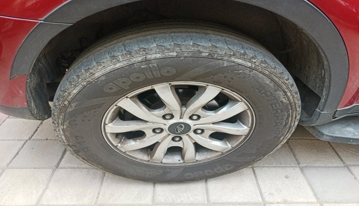 2018 Mahindra XUV500 W9, Diesel, Manual, 86,893 km, tyre