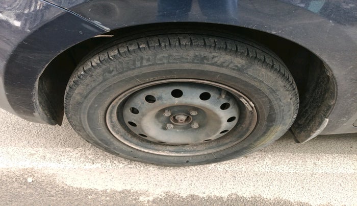 2020 Maruti Swift VXI, Petrol, Manual, 50,855 km, tyre