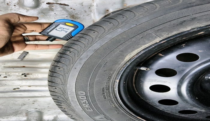 2010 Toyota Etios VX, Petrol, Manual, 81,645 km, tyre