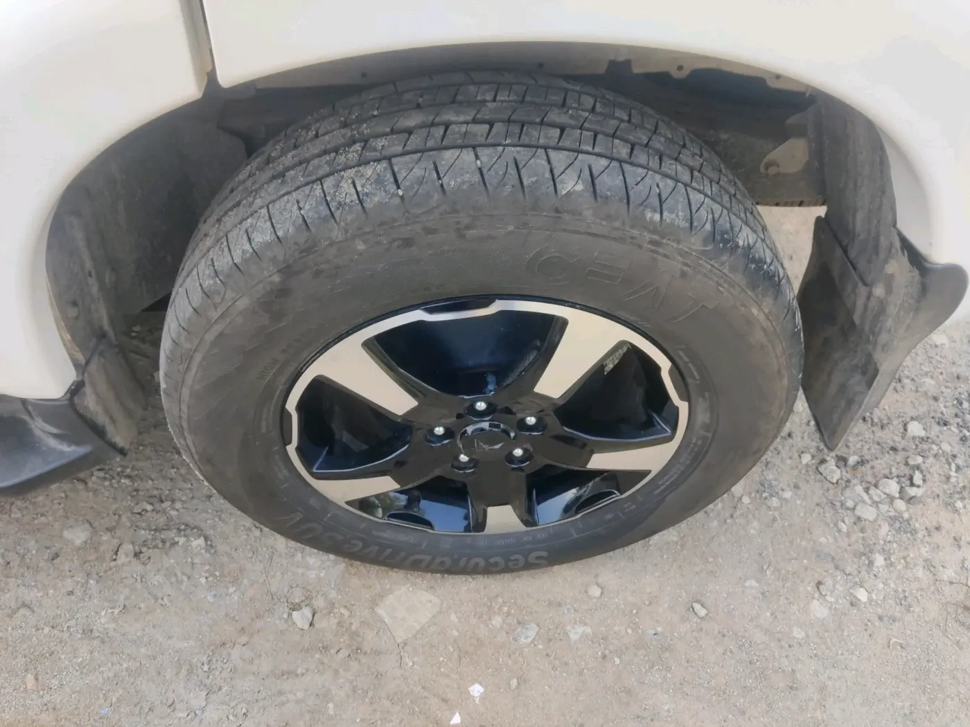2023 Mahindra SCORPIO CLASSIC S11 MT 7S CC, Diesel, Manual, 11,811 km, tyre