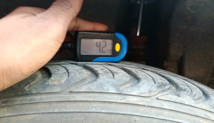 2015 Maruti Swift ZDI, Diesel, Manual, 82,277 km, tyre