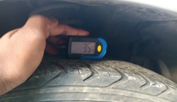 2015 Maruti Swift ZDI, Diesel, Manual, 82,277 km, tyre