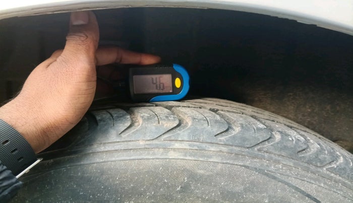 2015 Maruti Swift ZDI, Diesel, Manual, 82,277 km, tyre