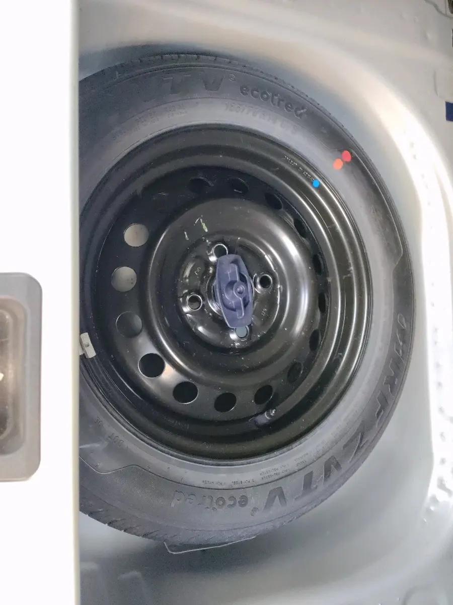 2023 Maruti New Wagon-R VXI 1.0, Petrol, Manual, 12,000 km, tyre