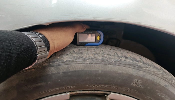 2012 Volkswagen Vento TRENDLINE 1.6, Petrol, Manual, 17,057 km, tyre