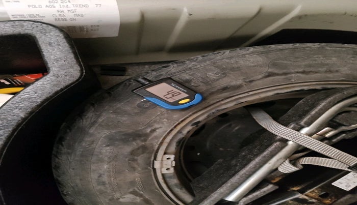 2012 Volkswagen Vento TRENDLINE 1.6, Petrol, Manual, 17,057 km, tyre