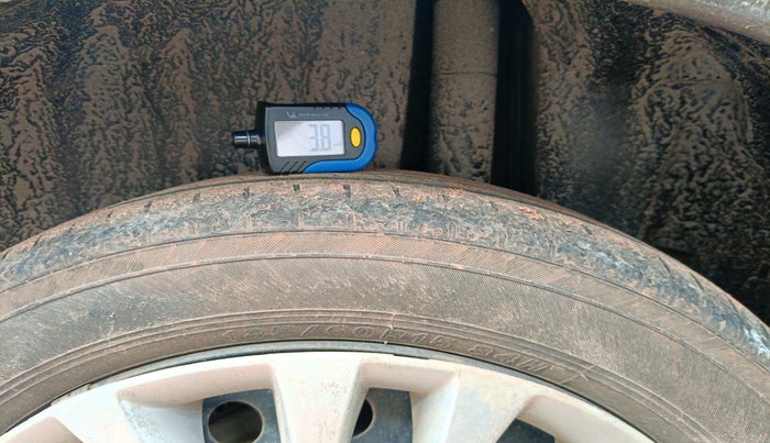 2016 Maruti Ciaz VDI+ SHVS, Diesel, Manual, 1,30,445 km, tyre