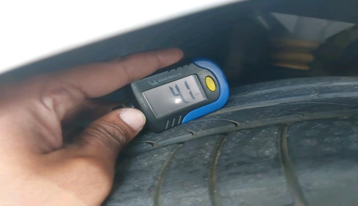 2016 BMW 3 Series 320D SPORTLINE, Diesel, Automatic, 58,010 km, tyre