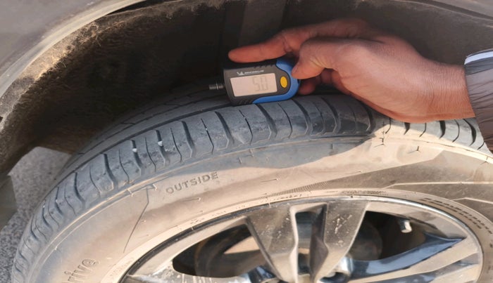 2018 Maruti Vitara Brezza ZDI, Diesel, Manual, 86,161 km, tyre