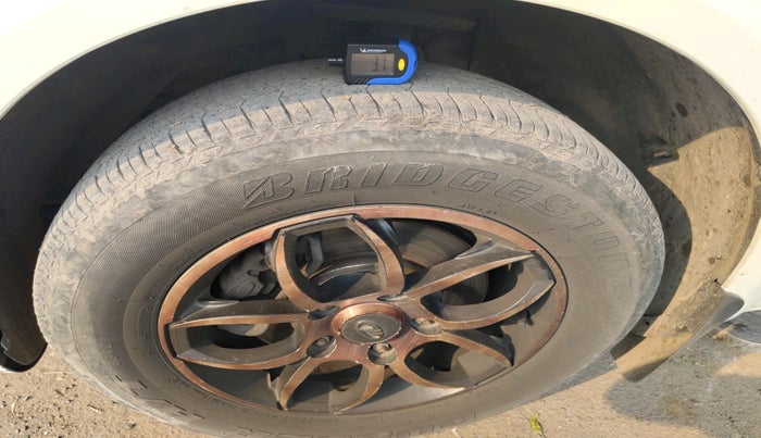 2019 Mahindra XUV500 W3, Diesel, Manual, 1,96,120 km, tyre