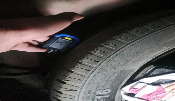 2019 Maruti Vitara Brezza VDI, Diesel, Manual, 1,05,601 km, tyre