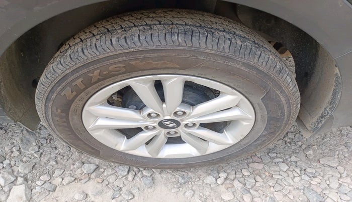 2016 Hyundai Creta SX PLUS 1.6 PETROL, Petrol, Manual, 50,597 km, tyre