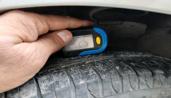 2018 Maruti Celerio VXI CNG, Petrol, Manual, 99,487 km, tyre