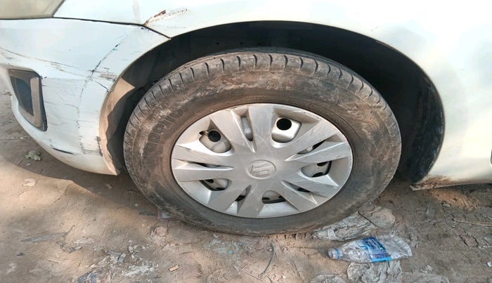 2017 Maruti Swift LXI (O), Petrol, Manual, 29,487 km, tyre