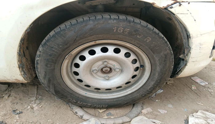 2017 Maruti Swift LXI (O), Petrol, Manual, 29,487 km, tyre