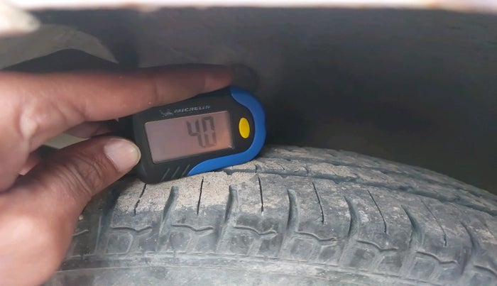 2015 Hyundai i10 MAGNA 1.1, Petrol, Manual, 23,374 km, tyre