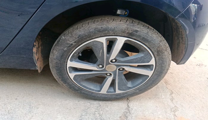 2022 Tata ALTROZ XZA, Petrol, Automatic, 4,265 km, tyre