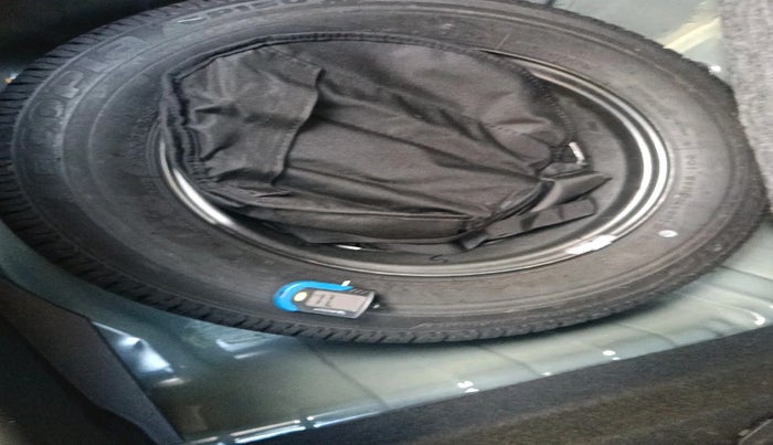 2022 Tata ALTROZ XZA, Petrol, Automatic, 4,265 km, tyre