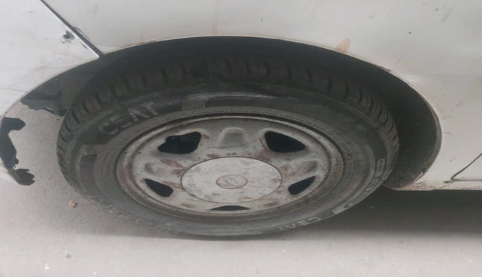 2011 Chevrolet Beat PS PETROL, Petrol, Manual, 47,719 km, tyre