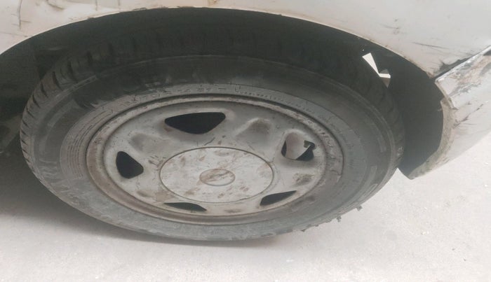 2011 Chevrolet Beat PS PETROL, Petrol, Manual, 47,719 km, tyre