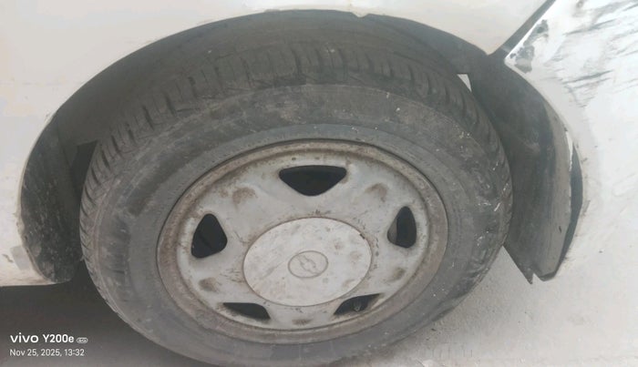 2011 Chevrolet Beat PS PETROL, Petrol, Manual, 47,719 km, tyre