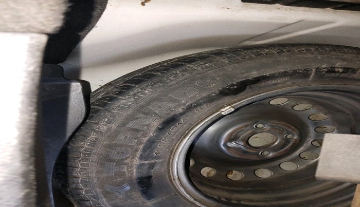 2021 Maruti Swift Dzire TOUR S-CNG, Petrol, Manual, 72,650 km, tyre