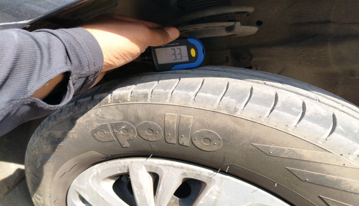 2015 Maruti Swift VDI, Diesel, Manual, 1,75,835 km, tyre