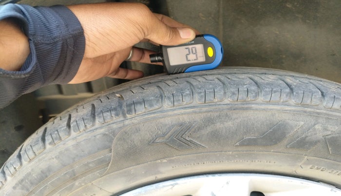 2015 Maruti Swift VDI, Diesel, Manual, 1,75,835 km, tyre