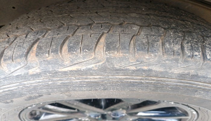 2013 Toyota Fortuner 3.0 4X2 AT, Diesel, Automatic, 2,05,220 km, tyre