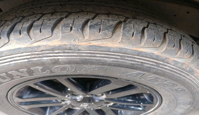 2013 Toyota Fortuner 3.0 4X2 AT, Diesel, Automatic, 2,05,220 km, tyre