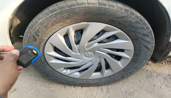 2021 Maruti Ertiga VXI CNG, Petrol, Manual, 70,826 km, tyre