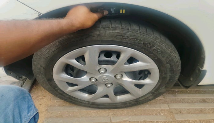 2017 Hyundai Grand i10 SPORTZ (O) 1.2 KAPPA VTVT, Petrol, Manual, 20,276 km, tyre