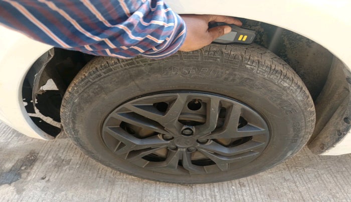 2011 Maruti Swift VDI, Diesel, Manual, 1,21,178 km, tyre