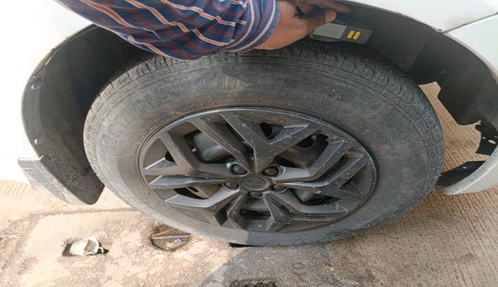 2011 Maruti Swift VDI, Diesel, Manual, 1,21,178 km, tyre