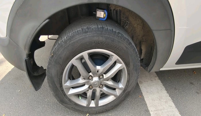 2023 Renault TRIBER RXZ AMT, Petrol, Automatic, 32,113 km, tyre