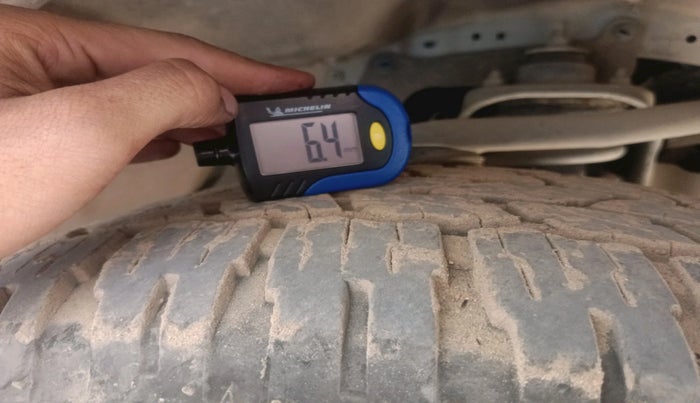 2022 Toyota Fortuner 4X2 MT 2.8 DIESEL, Diesel, Manual, 1,06,024 km, tyre