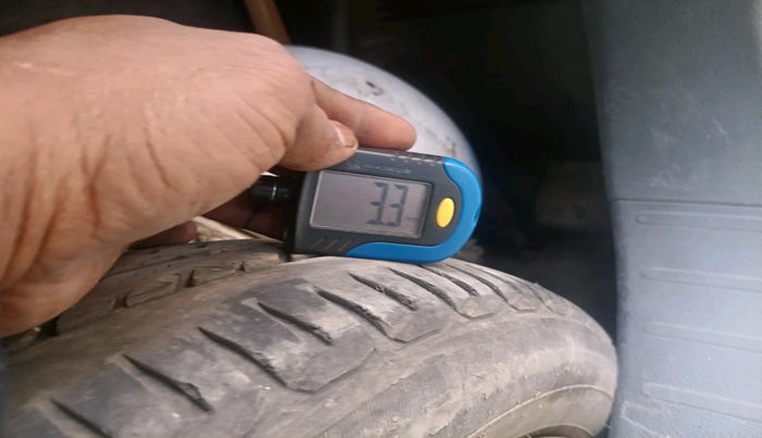 2011 Maruti Wagon R 1.0 LXI, Petrol, Manual, 1,57,260 km, tyre