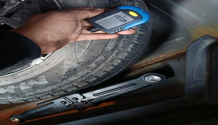 2016 Volkswagen Ameo HIGHLINE1.2L, Petrol, Manual, 39,331 km, tyre