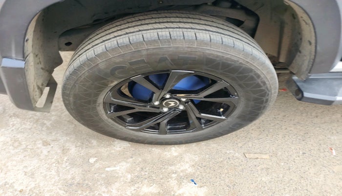 2025 Mahindra Thar Roxx MX1 Petrol MT 2WD, Petrol, Manual, 20,447 km, tyre